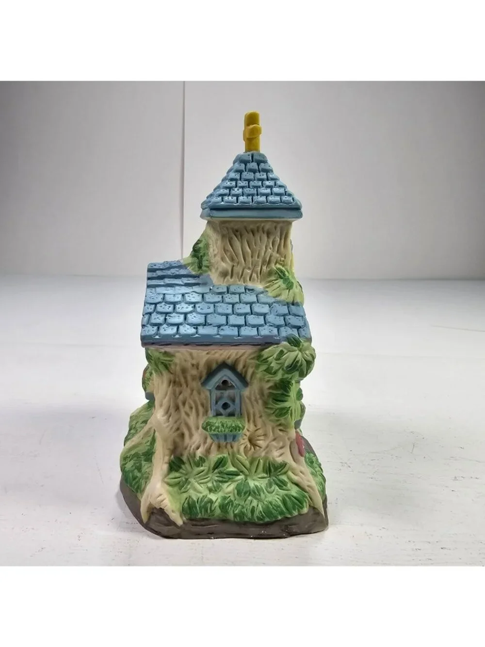 Easter Jubilee Porcelain Bunny House Church with Original Box 7